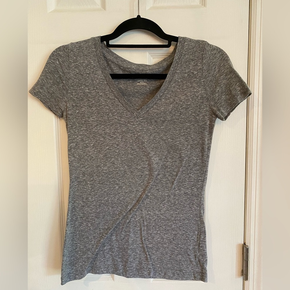 Women’s mossimo V-neck t-shirt